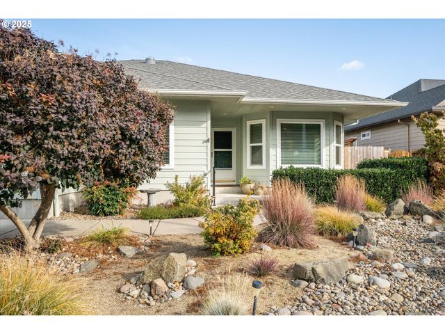1176 UNITY Dr, Junction City, OR 97448