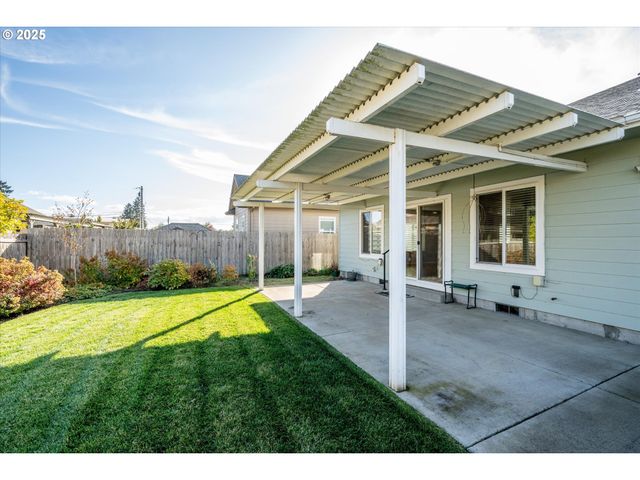 1176 UNITY Dr, Junction City, OR 97448