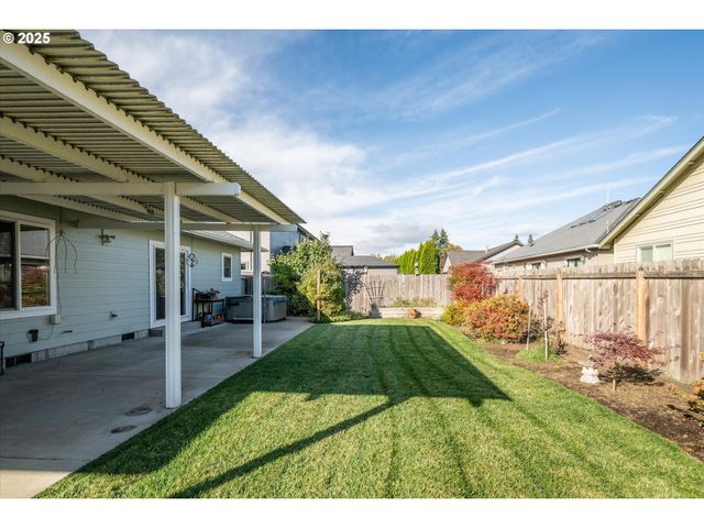 1176 UNITY Dr, Junction City, OR 97448