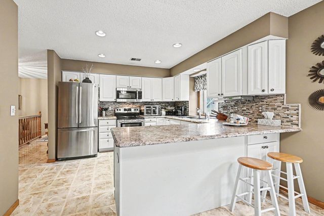 20966 Davenport Street NE, Cedar, MN 55011