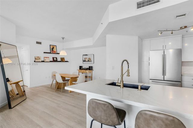 7910 Harbor Island Dr 901, North Bay Village, FL 33141