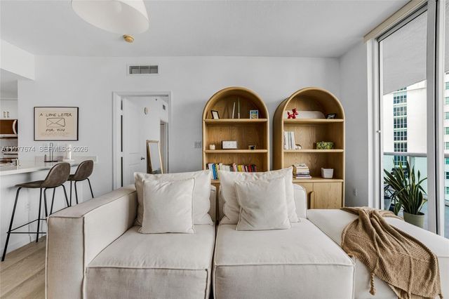 7910 Harbor Island Dr 901, North Bay Village, FL 33141