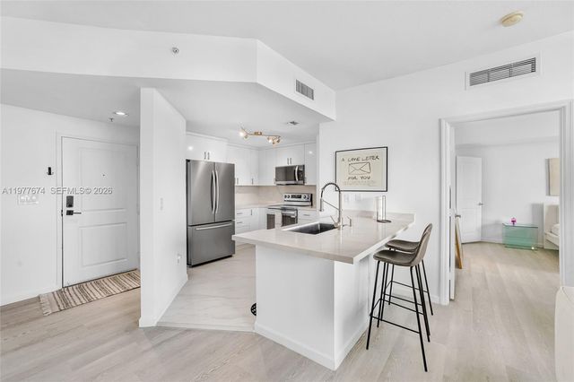 7910 Harbor Island Dr 901, North Bay Village, FL 33141