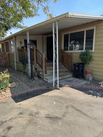 2400 W Midvalley Avenue O6, Visalia, CA 93277