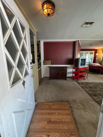 2400 W Midvalley Avenue O6, Visalia, CA 93277