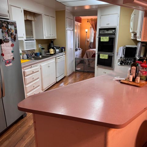 2400 W Midvalley Avenue O6, Visalia, CA 93277