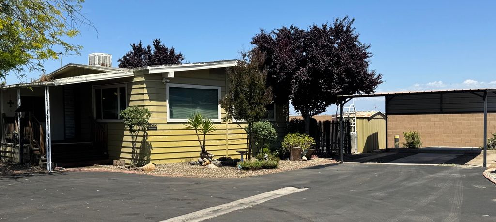 2400 W Midvalley Avenue O6, Visalia, CA 93277