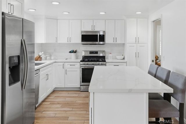 28125 Vernal, Saugus, CA 91350