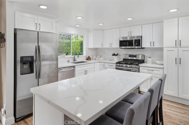 28125 Vernal, Saugus, CA 91350