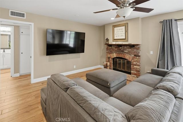 28125 Vernal, Saugus, CA 91350