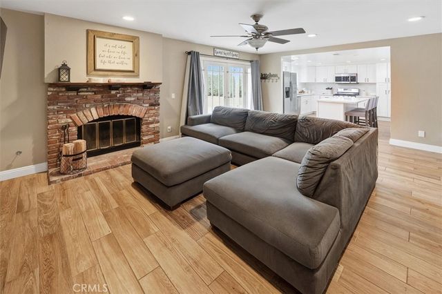 28125 Vernal, Saugus, CA 91350