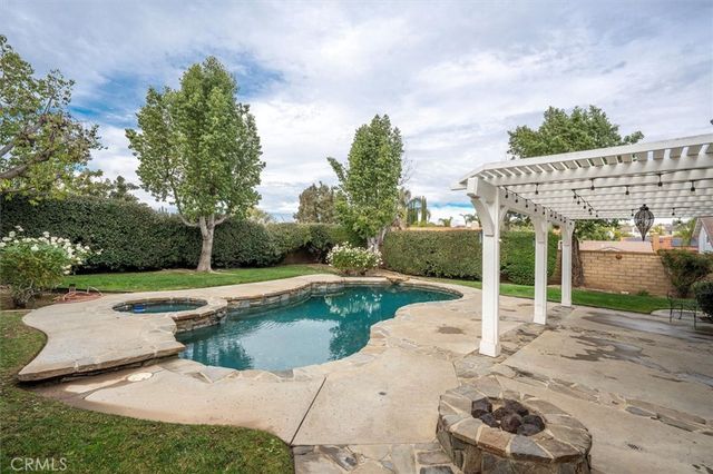 28125 Vernal, Saugus, CA 91350