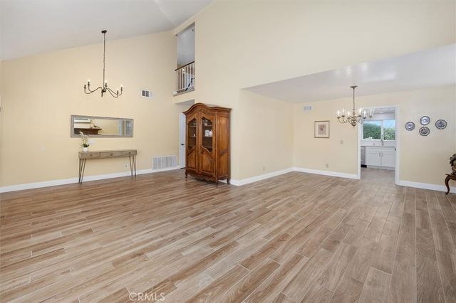 28125 Vernal, Saugus, CA 91350