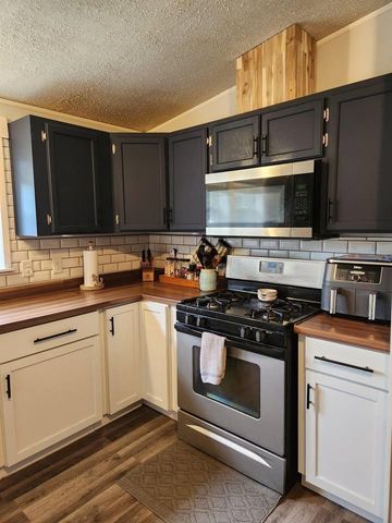 813 POSEY COURT, Green Bay, WI 54313