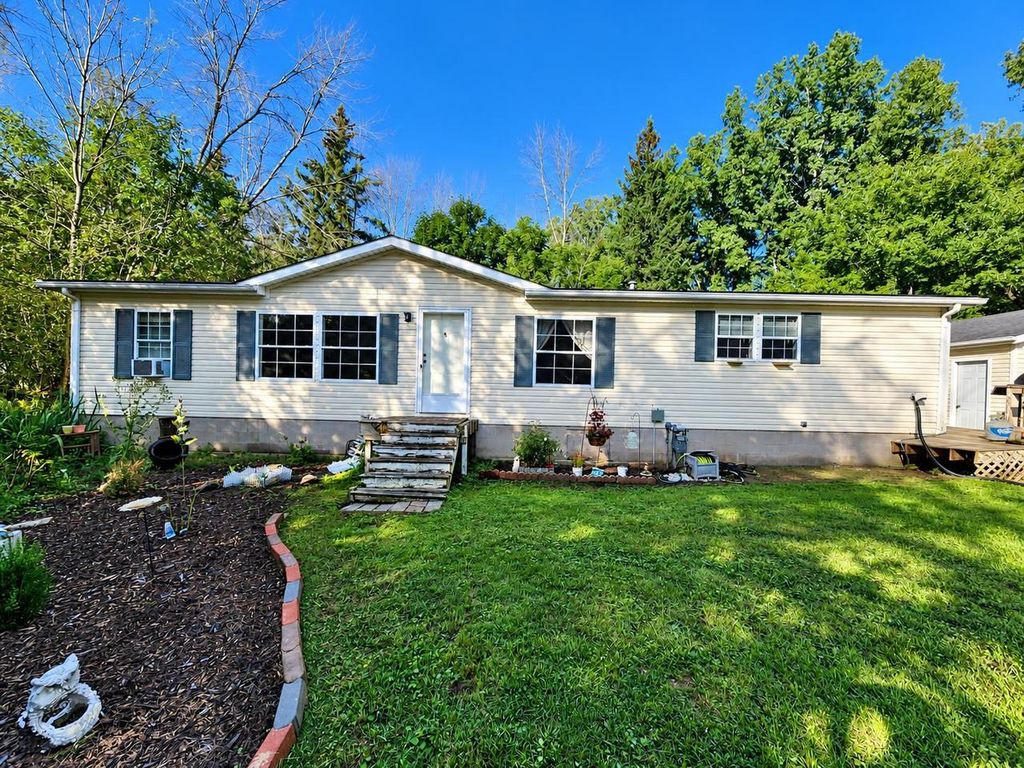 813 POSEY COURT, Green Bay, WI 54313