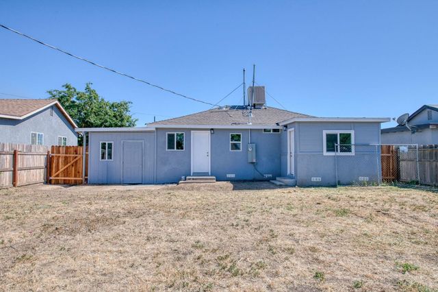1017 E Vine Avenue, Fresno, CA 93706