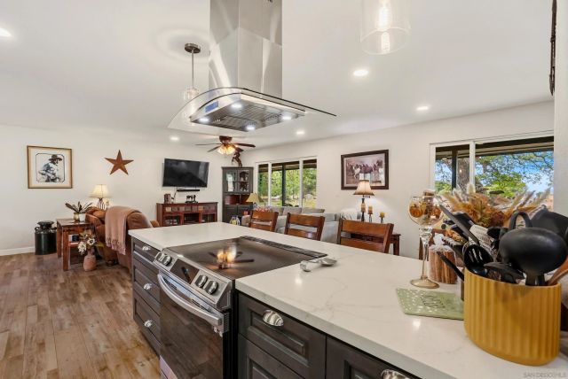 1541 Round Potrero Rd, Potrero, CA 91963