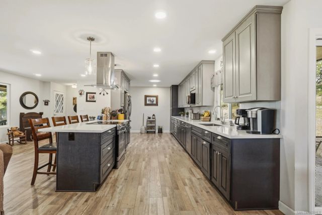 1541 Round Potrero Rd, Potrero, CA 91963