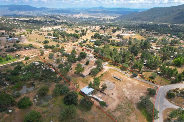 1541 Round Potrero Rd, Potrero, CA 91963