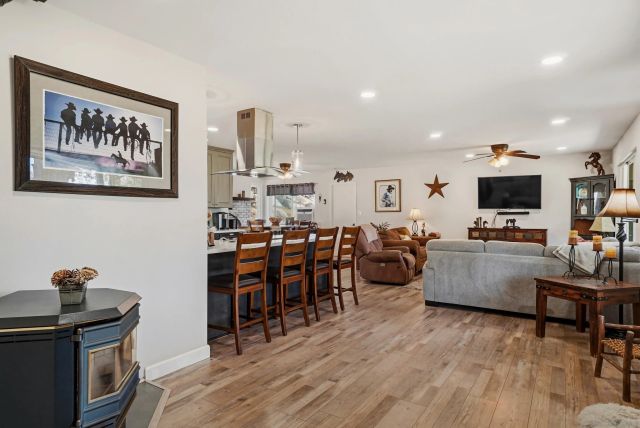 1541 Round Potrero Rd, Potrero, CA 91963