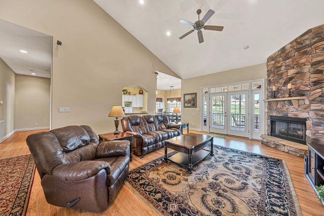 232 Savannah CT, Daleville, VA 24083