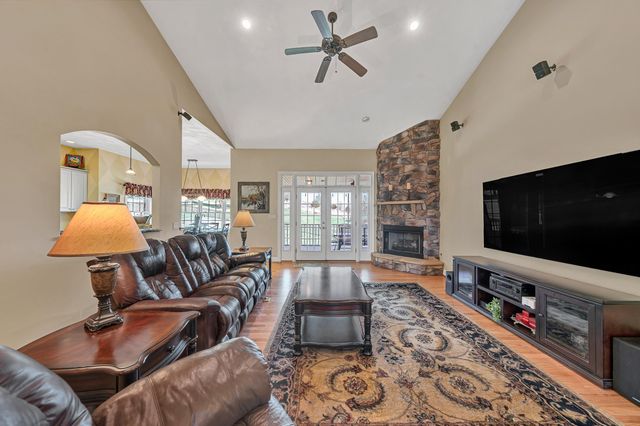 232 Savannah CT, Daleville, VA 24083