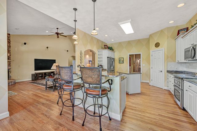 232 Savannah CT, Daleville, VA 24083