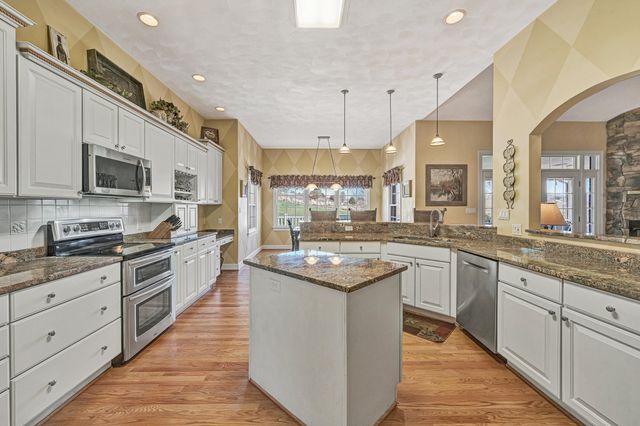 232 Savannah CT, Daleville, VA 24083