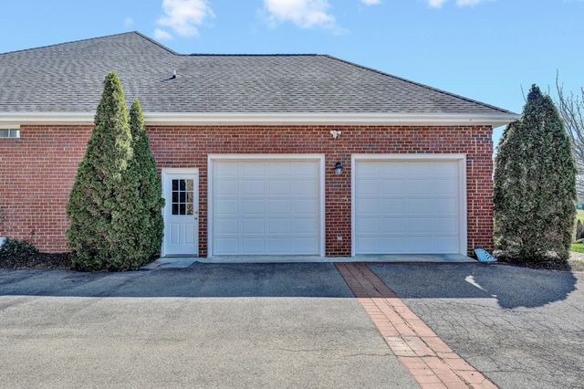 232 Savannah CT, Daleville, VA 24083