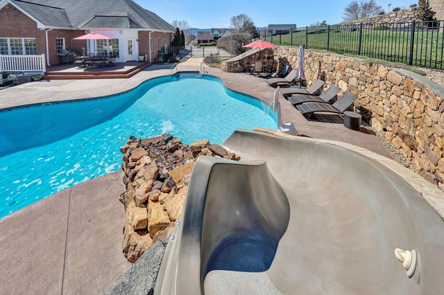 232 Savannah CT, Daleville, VA 24083