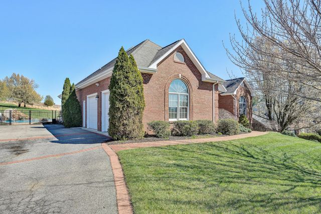 232 Savannah CT, Daleville, VA 24083