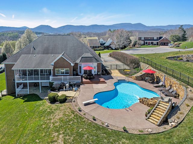 232 Savannah CT, Daleville, VA 24083