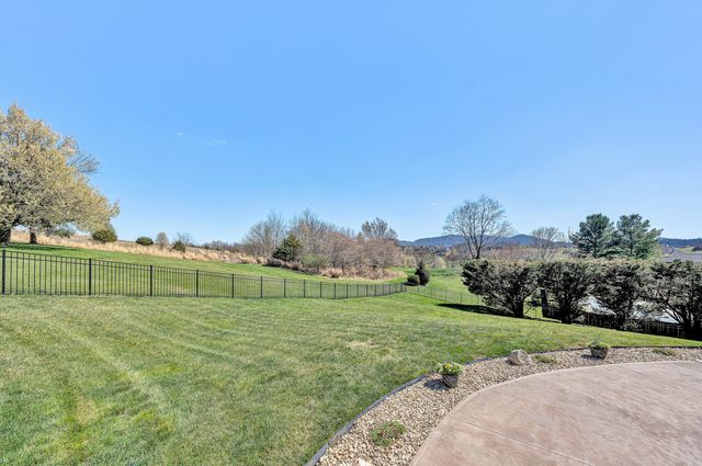 232 Savannah CT, Daleville, VA 24083