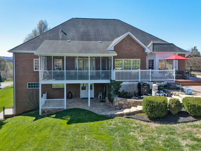 232 Savannah CT, Daleville, VA 24083