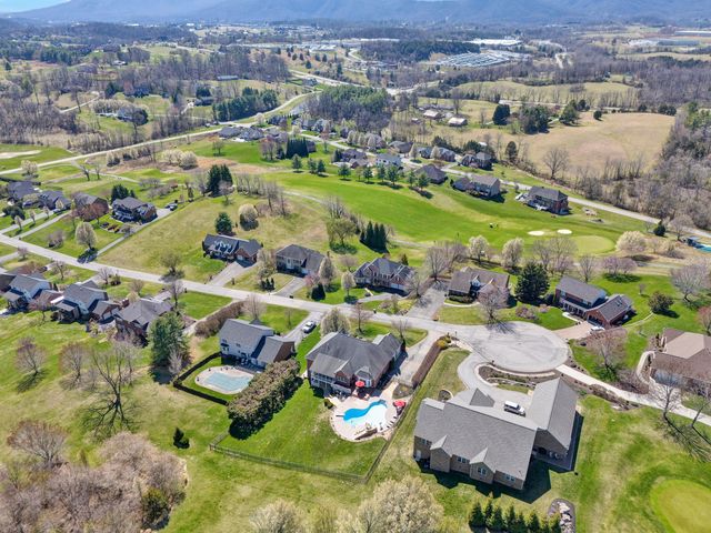 232 Savannah CT, Daleville, VA 24083