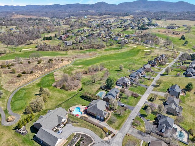 232 Savannah CT, Daleville, VA 24083