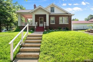 512 N Hills Drive, St Louis, MO 63121