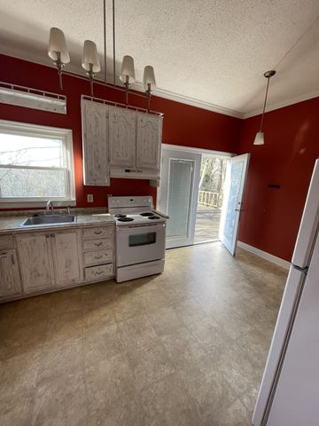 402 Fort Hill Dr, Pulaski, TN 38478