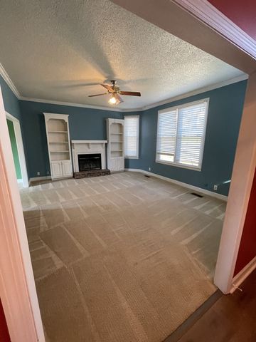 402 Fort Hill Dr, Pulaski, TN 38478