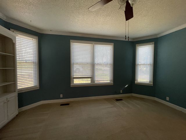 402 Fort Hill Dr, Pulaski, TN 38478