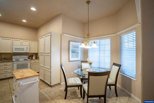 5703 Flairstone Dr SE, Salem, OR 97306