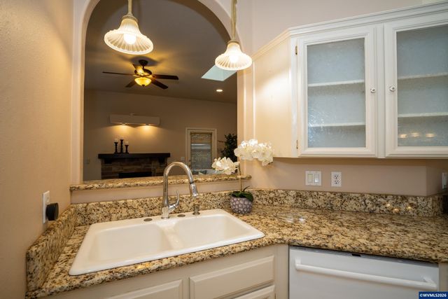 5703 Flairstone Dr SE, Salem, OR 97306