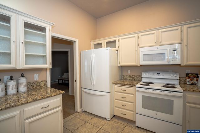 5703 Flairstone Dr SE, Salem, OR 97306