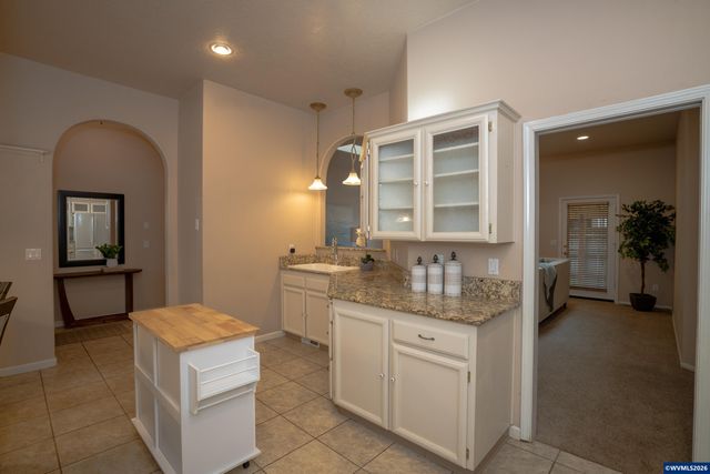 5703 Flairstone Dr SE, Salem, OR 97306