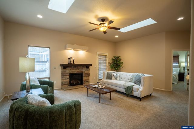 5703 Flairstone Dr SE, Salem, OR 97306