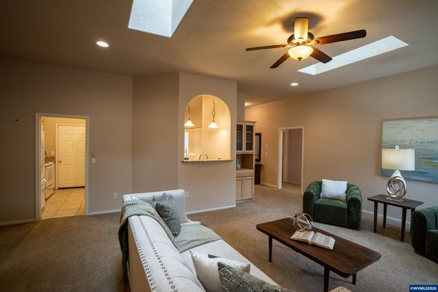 5703 Flairstone Dr SE, Salem, OR 97306