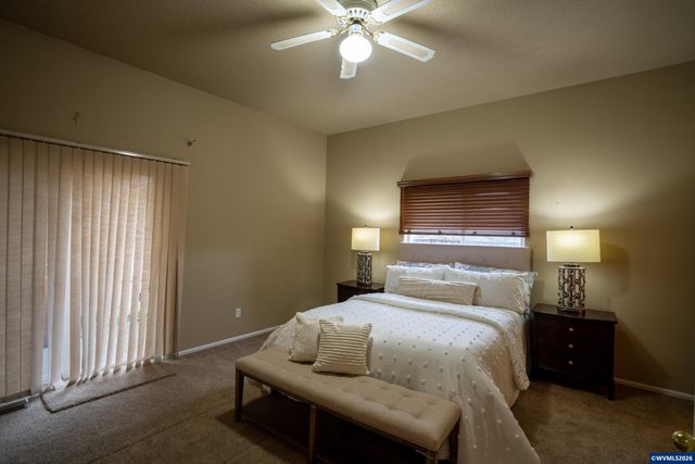 5703 Flairstone Dr SE, Salem, OR 97306