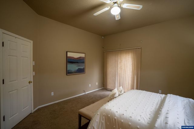 5703 Flairstone Dr SE, Salem, OR 97306