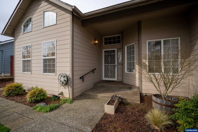 5703 Flairstone Dr SE, Salem, OR 97306