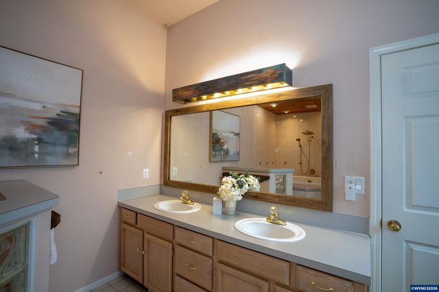 5703 Flairstone Dr SE, Salem, OR 97306